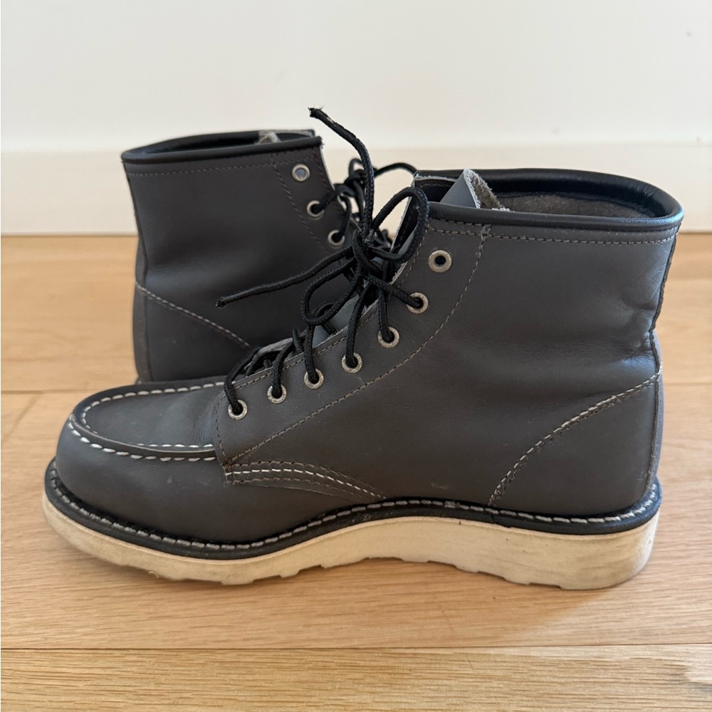 Red Wing Women Classic Moc Boot - Picture 5 of 9